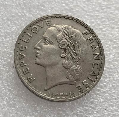 外国优质老铜币高银银币，周六九点倒数截拍，满百包邮，持续收拍，年后发货 - 法国 1933 年5 法郎，属于法兰西第三共和国时期的流通货币。当时法国正受经济大萧条冲击，该币以象征共和的玛丽安娜头像为设计，见证了法国在危机中维系货币体系与国家认同的努力，是 20 世纪 30 年代法国经济与政治的重要遗存。