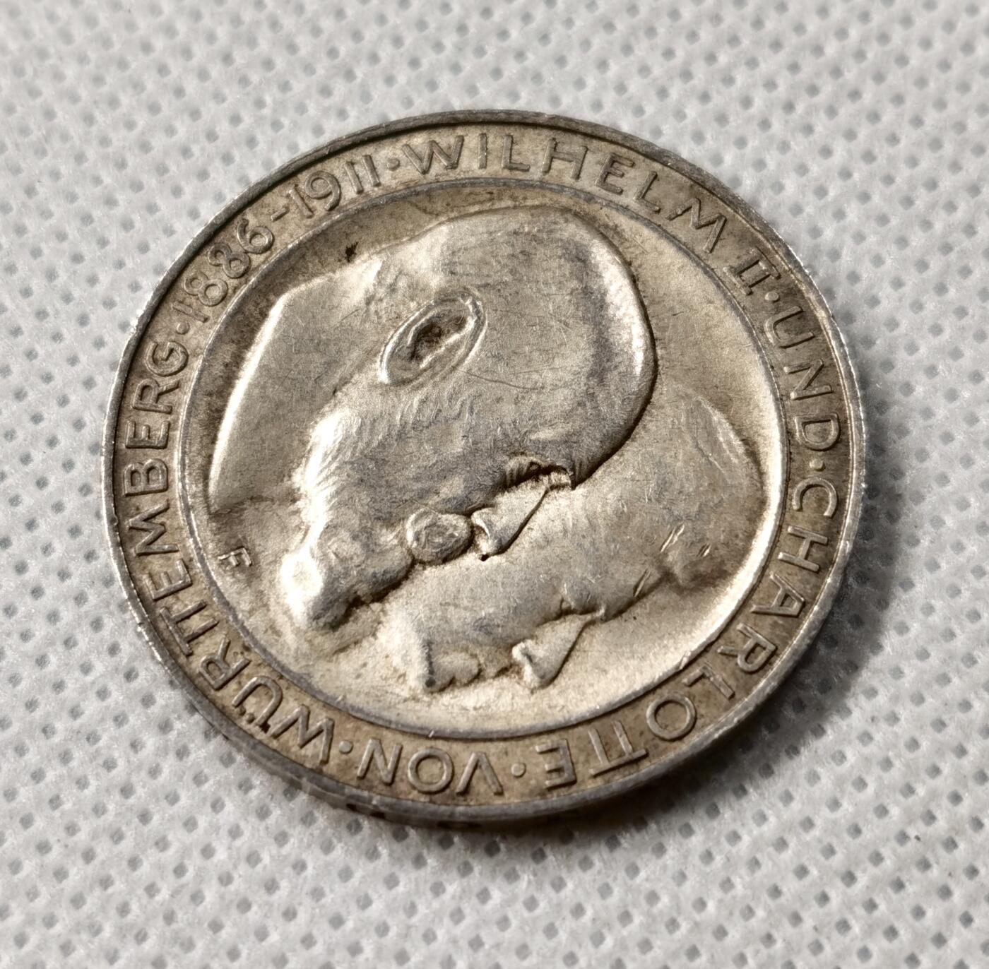 甄臻铺-世界币章拍卖（第49期）精品场拍品征集中，送拍享返佣金等优惠多多