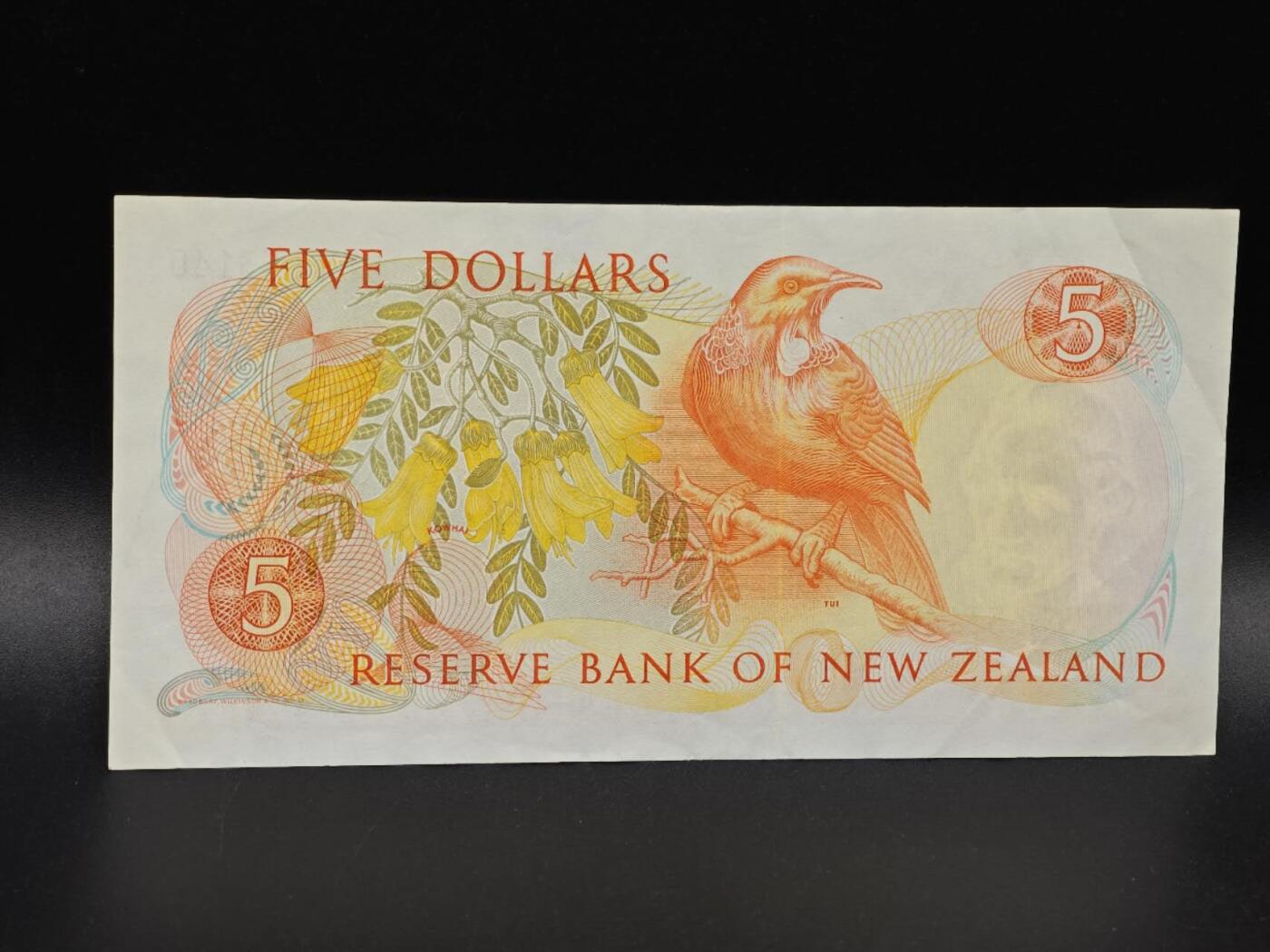 【淘币小摊】实时拍第八百六十五拍   纸币场    年前最后一周之前预留预留8号9号全部发出请更换最新收货地址不方便收货的请勿参拍或者顺丰到付 新西兰5元纸币【有折】