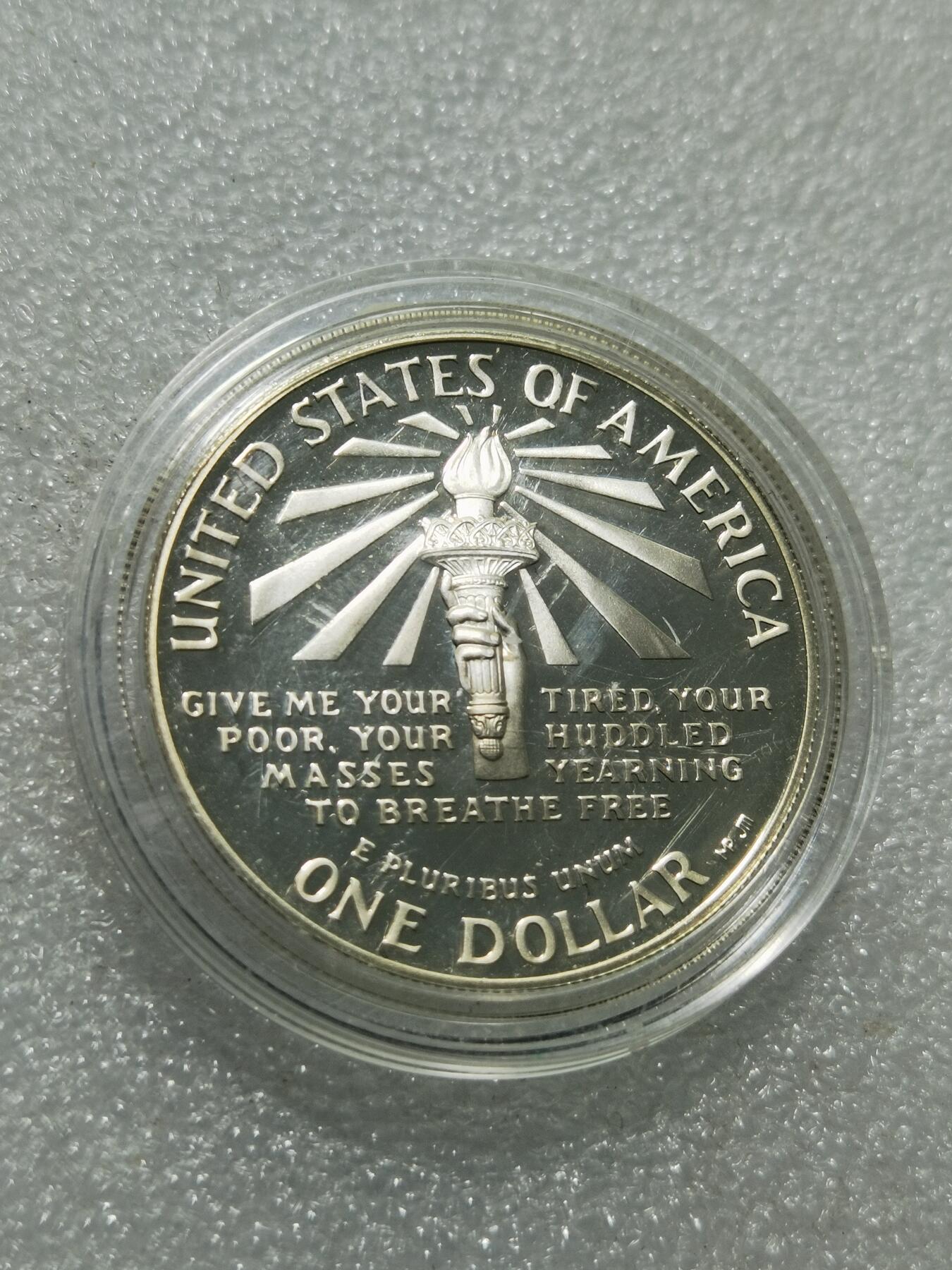 天下钱庄专场欢迎参拍 美国自由女神一美元银币，26.7克90银