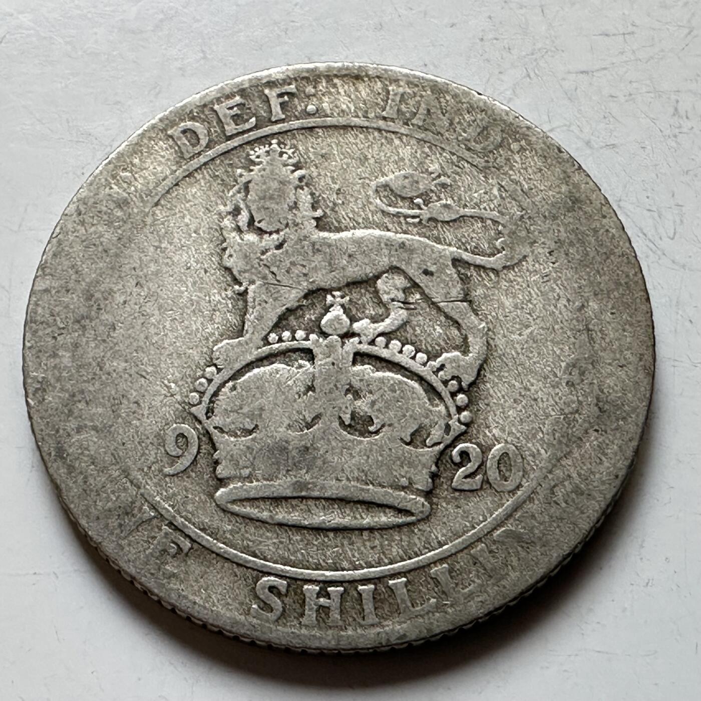 🌹外币初藏🌹🐯2026年第17场 快递将在12号停运 年前需发货的抓紧 ，年后正月十五恢复发货 英国1920年一先令银币 5.65克50%银