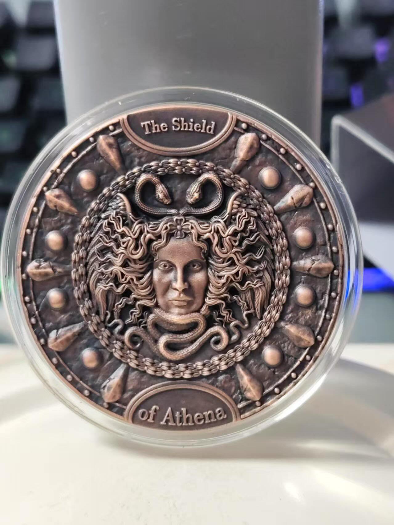 【币海沉浮】国际金银币（2） 纽埃2022年，2盎司, 战神之盾系列(1)–雅典娜神盾–美杜莎之盾，超高精浮雕、镀铜、仿古纪念银币. 盒证全. 超高超精浮雕,每一根毛发都清晰立体可数. 龙头币(系列第一枚)，新热门系列银币. 实物质感爆棚、远比照片更漂亮