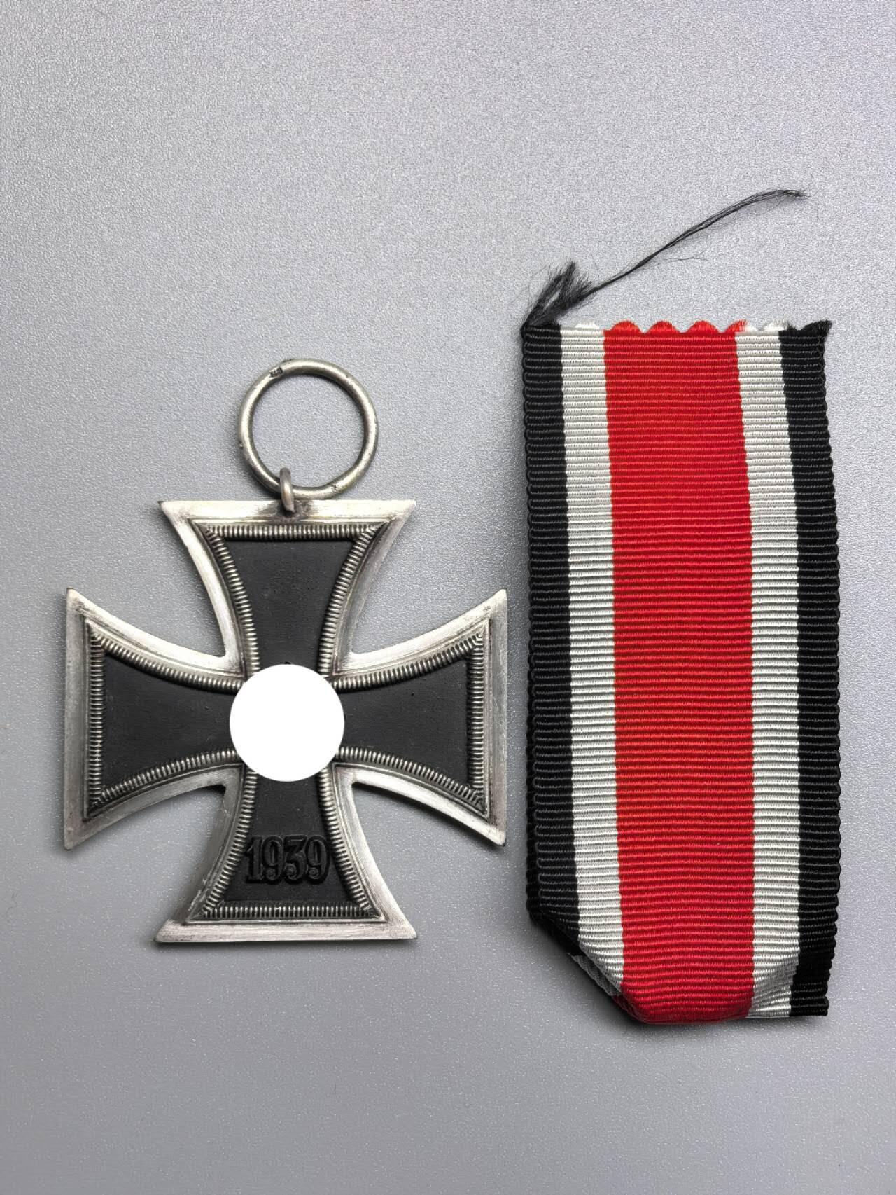 小驴勋章奖章收藏2月7日周六晚六点拍卖（珍爱和平，收藏战争，铭记历史，勿忘国耻，忠党爱国。有偿代拍，送拍规则在简介最后，参拍须阅读规则后再参拍，关系到运费包装发货时效真假辨别等关键信息，拍卖时不再发原图，看大图店主微信码在拍卖店铺介绍里）