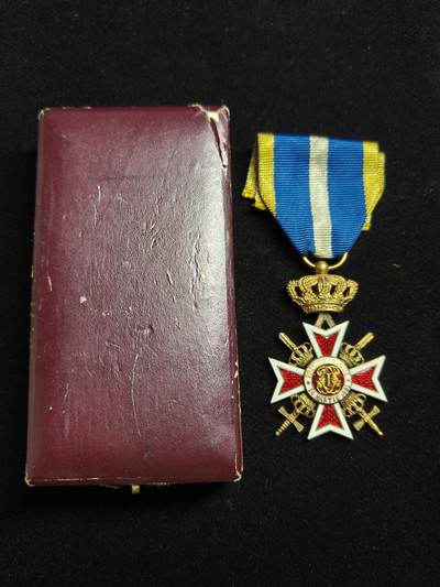 2026新年第一场  - 罗马尼亚王国 骑士级王冠勋章 第二型带冠带剑  战时军事版 银质珐琅局部镀金