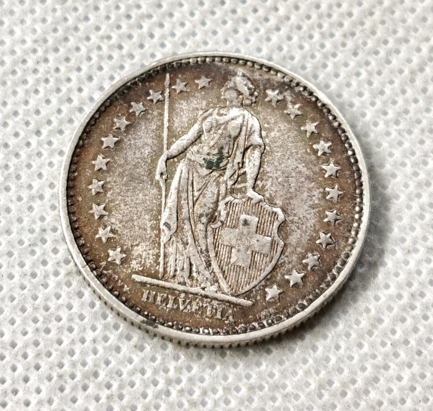 甄臻铺-世界币章拍卖（第49期）精品场拍品征集中，送拍享返佣金等优惠多多 瑞士女神2法郎1920年，好彩包浆，10克