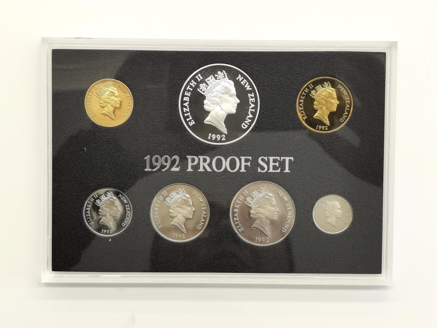 博洋堂“心向春光”2月精品大拍专场暨第160期（全场包邮） 新西兰1992年7枚精制套币，含25周年大银，原盒证