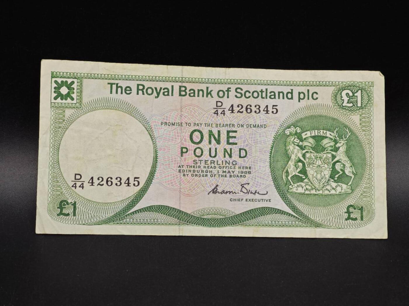 【淘币小摊】实时拍第八百六十五拍   纸币场    年前最后一周之前预留预留8号9号全部发出请更换最新收货地址不方便收货的请勿参拍或者顺丰到付 英国苏格兰皇家银行一镑纸币【有折】