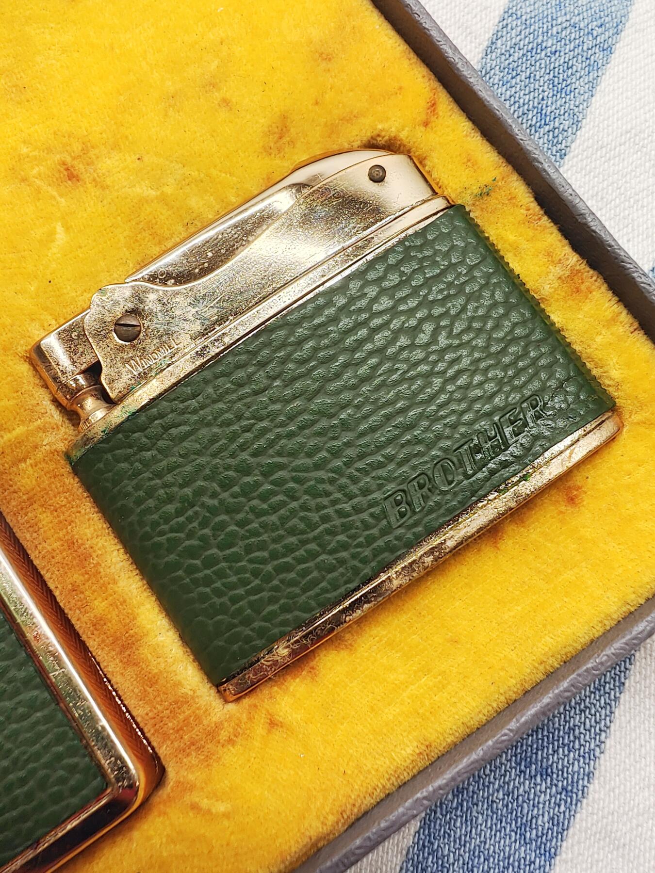 70年代日本brother风车windmill浪琴牛皮磕头煤油打火机烟盒礼盒套装 古董火机