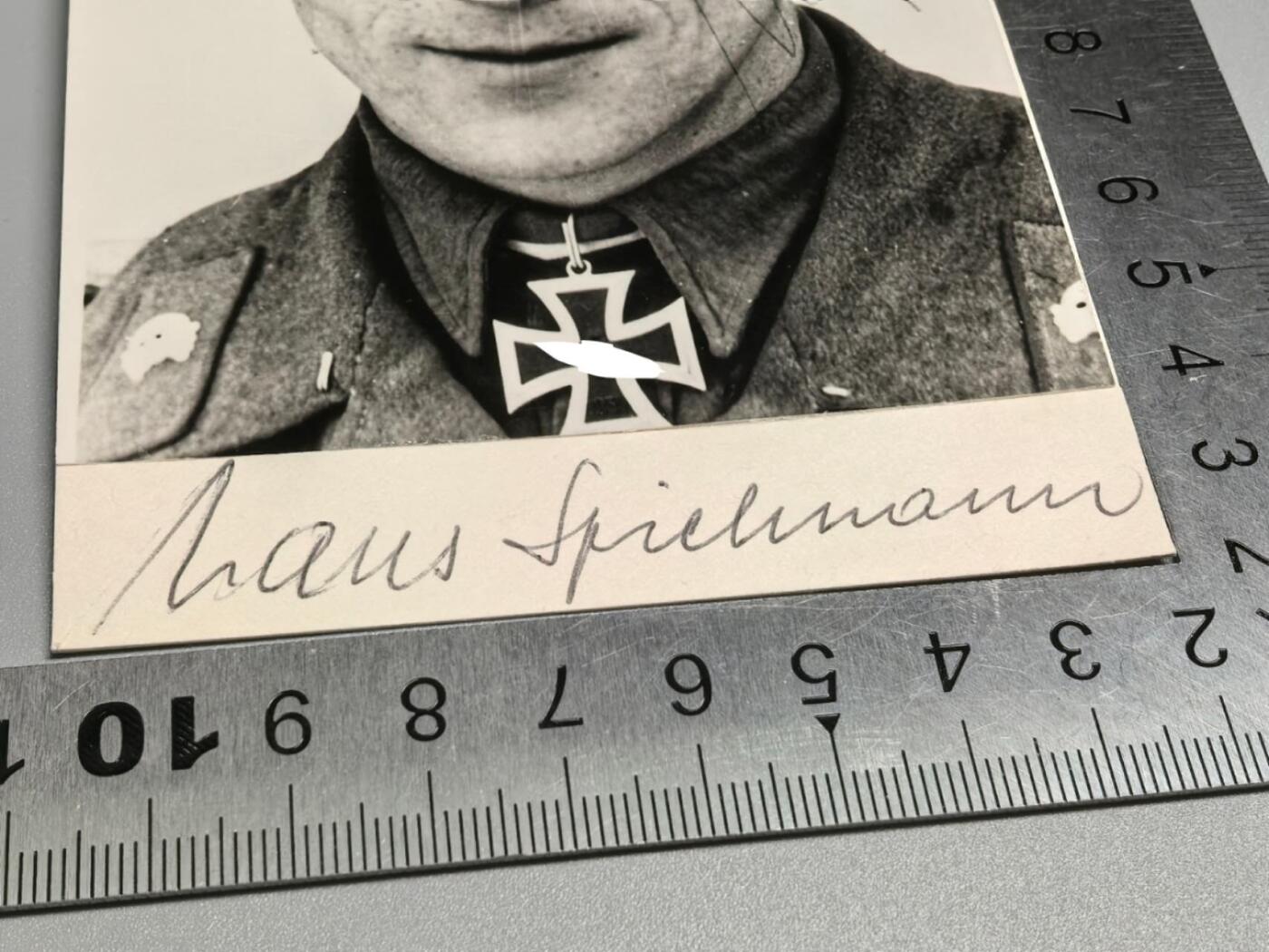 小驴勋章奖章收藏2月7日周六晚六点拍卖（珍爱和平，收藏战争，铭记历史，勿忘国耻，忠党爱国。有偿代拍，送拍规则在简介最后，参拍须阅读规则后再参拍，关系到运费包装发货时效真假辨别等关键信息，拍卖时不再发原图，看大图店主微信码在拍卖店铺介绍里）