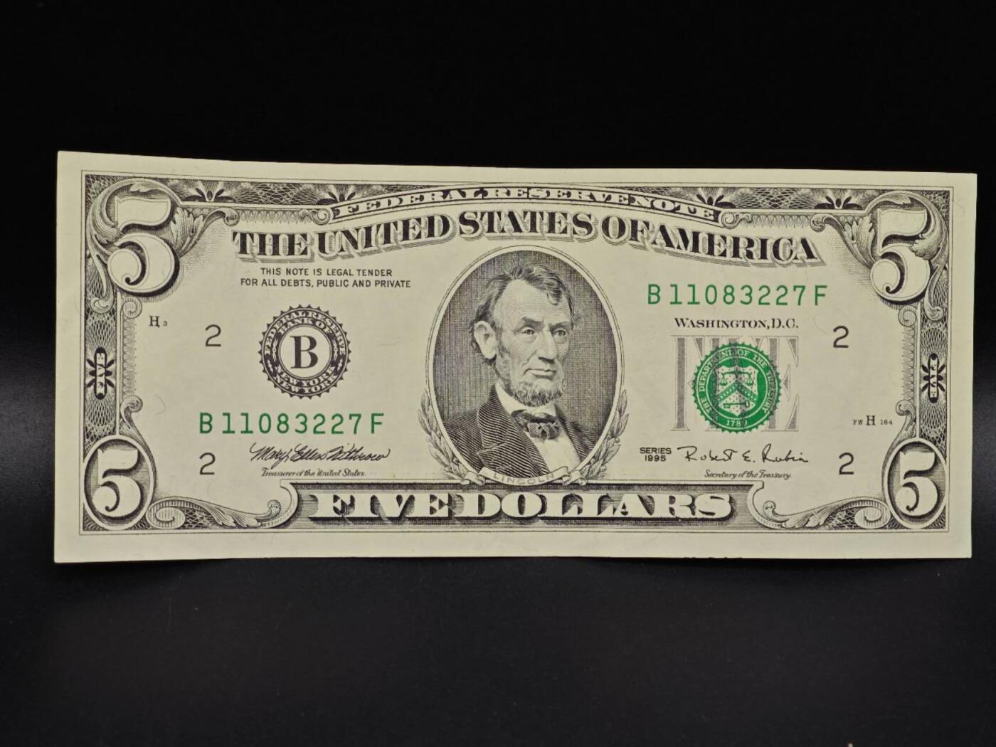 【淘币小摊】实时拍第八百六十五拍   纸币场    年前最后一周之前预留预留8号9号全部发出请更换最新收货地址不方便收货的请勿参拍或者顺丰到付 美国5美元纸币【有折】