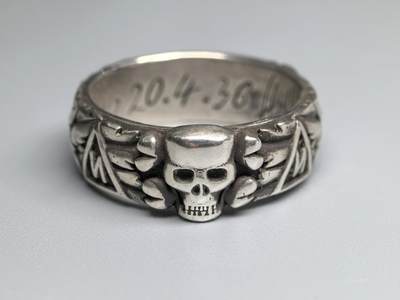 小驴勋章奖章收藏2月7日周六晚六点拍卖（珍爱和平，收藏战争，铭记历史，勿忘国耻，忠党爱国。有偿代拍，送拍规则在简介最后，参拍须阅读规则后再参拍，关系到运费包装发货时效真假辨别等关键信息，拍卖时不再发原图，看大图店主微信码在拍卖店铺介绍里） - 现代工艺品银质SS忠诚戒指，港码20-21码