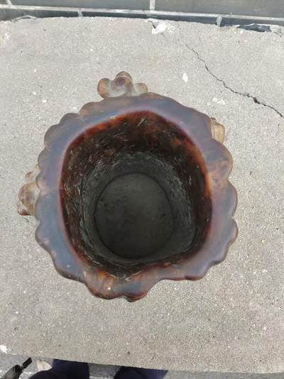 清代老根雕笔筒，木质厚重，瘤疤自然，造型独特，文房佳器。适合收藏或办公案头摆件 - 清代老根雕笔筒，木质厚重，瘤疤自然，造型独特，文房佳器。适合收藏或办公案头摆件