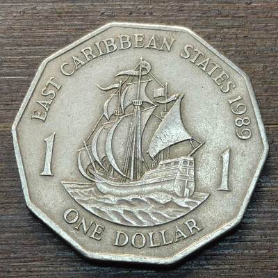 【铜匠收藏】★第147★散币专场 不寄存，30包邮。不满30元，支付5元运费。《接受代拍 代送NGC评级》 40【无寄存】东加勒比 1989年 1元 十边型