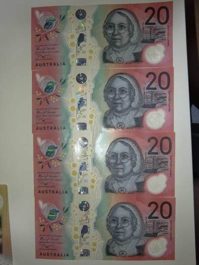 春节钱币瓷器清货捡漏拍场 - 澳大利亚新版明亮版20元，全新UNC4张，很漂亮