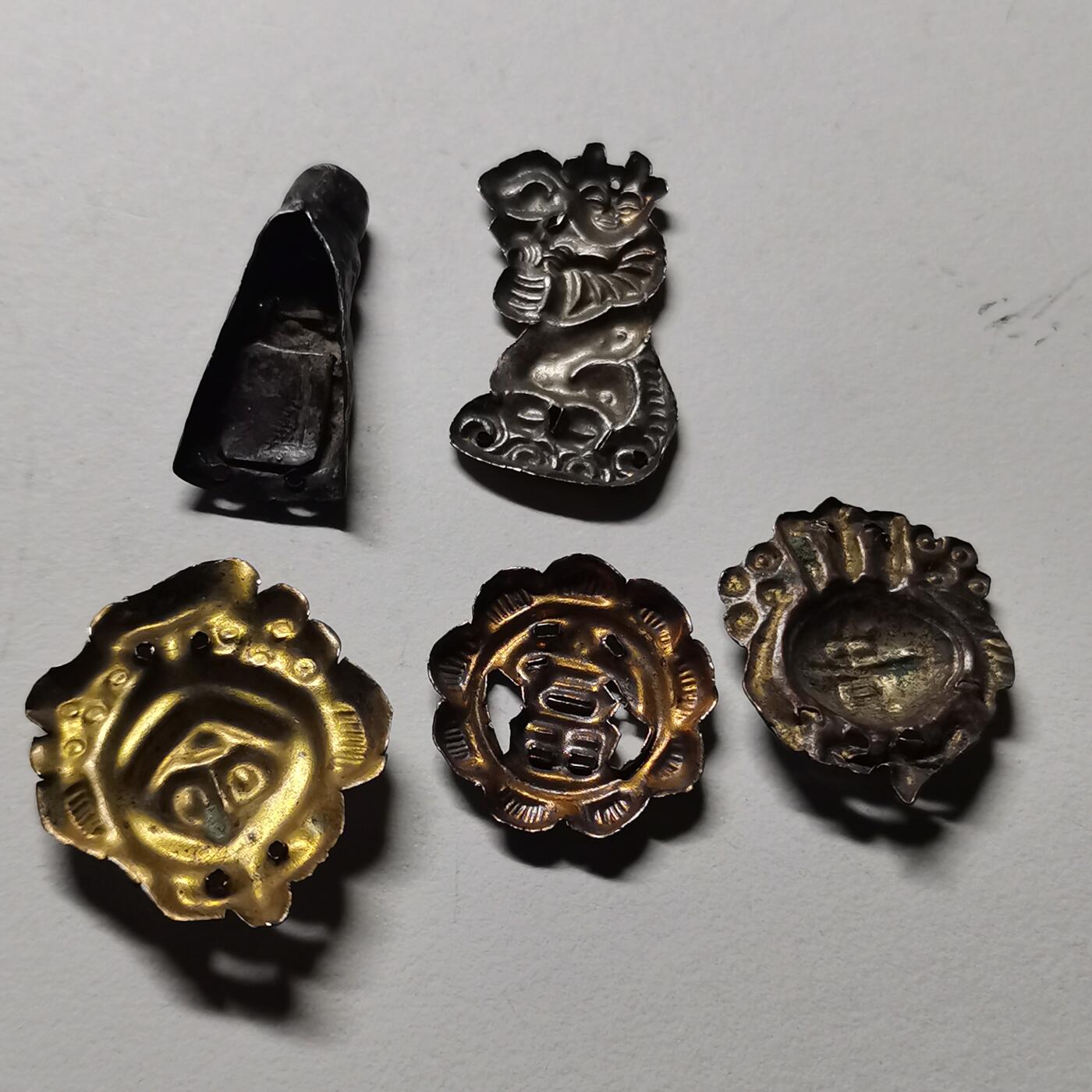 杂件专场99期 清末民国鎏金银和鎏金铜，上面两个银