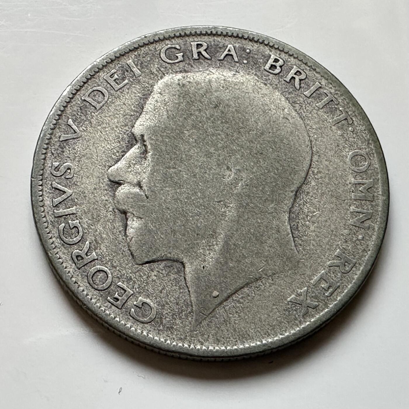 🌹外币初藏🌹🐯2026年第17场 快递将在12号停运 年前需发货的抓紧 ，年后正月十五恢复发货 英国1926年1/2克朗银币 14.1克50%银