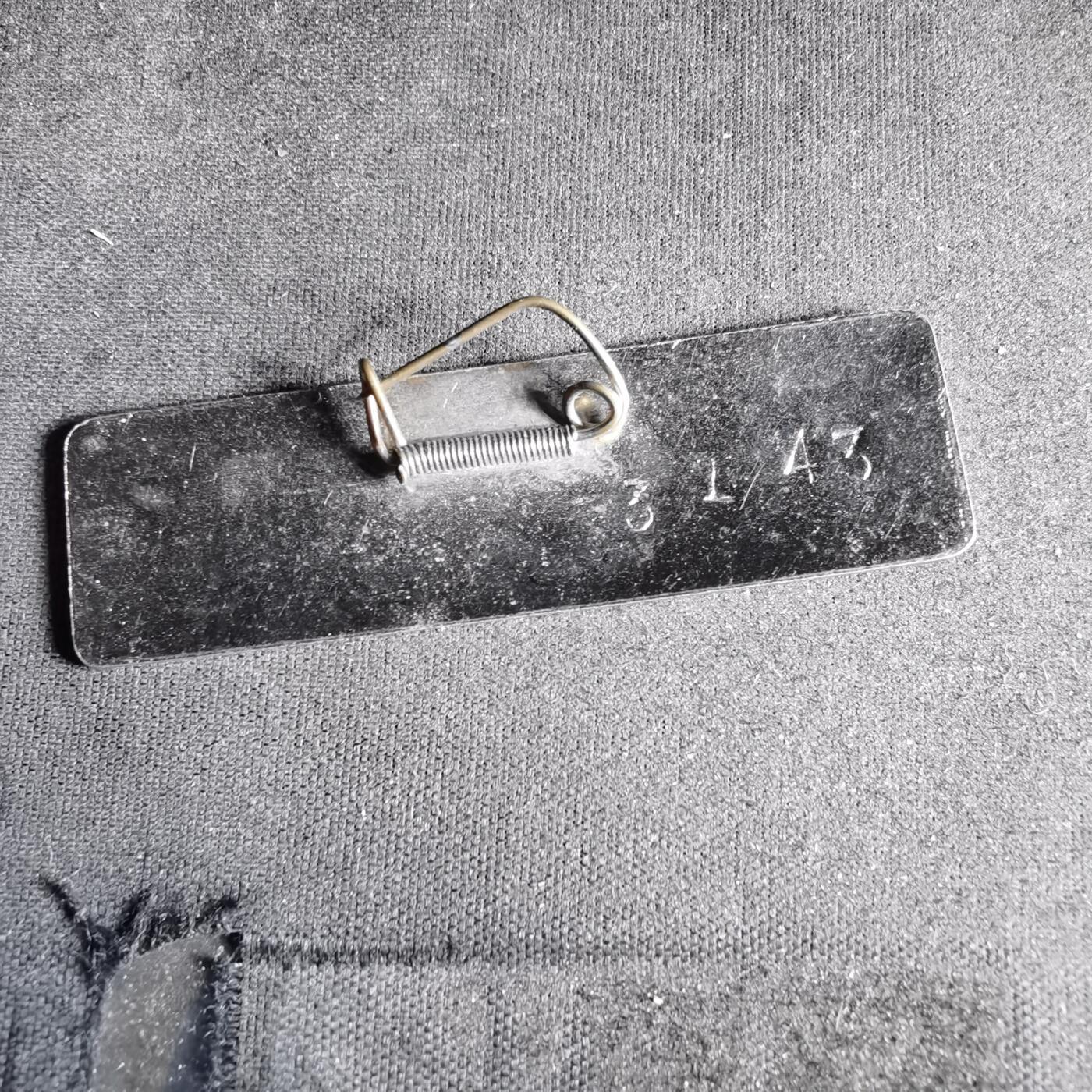 沼泽如烟--第987场 学校胸牌