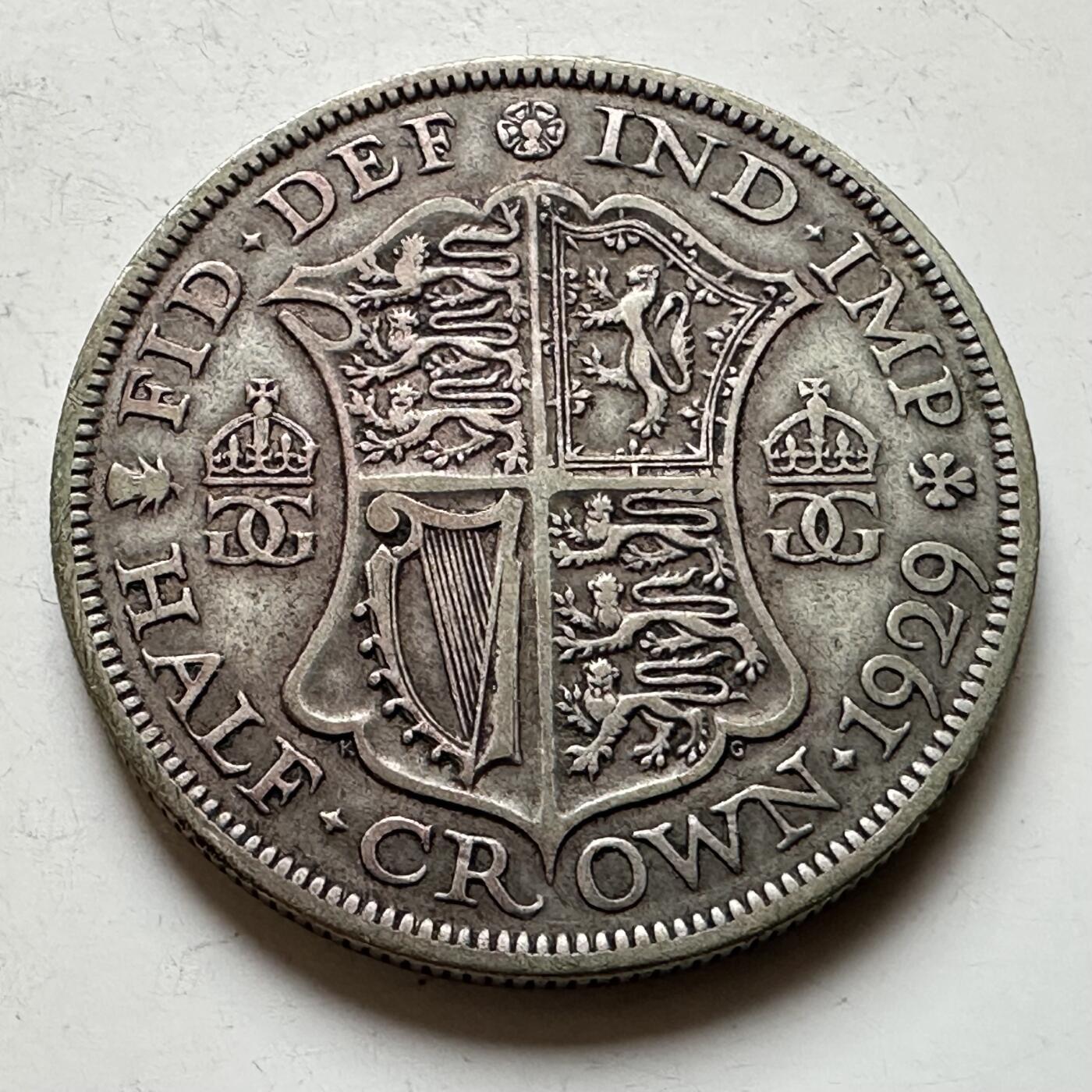 🌹外币初藏🌹🐯2026年第17场 快递将在12号停运 年前需发货的抓紧 ，年后正月十五恢复发货 英国1929年1/2克朗银币 14.1克50%银