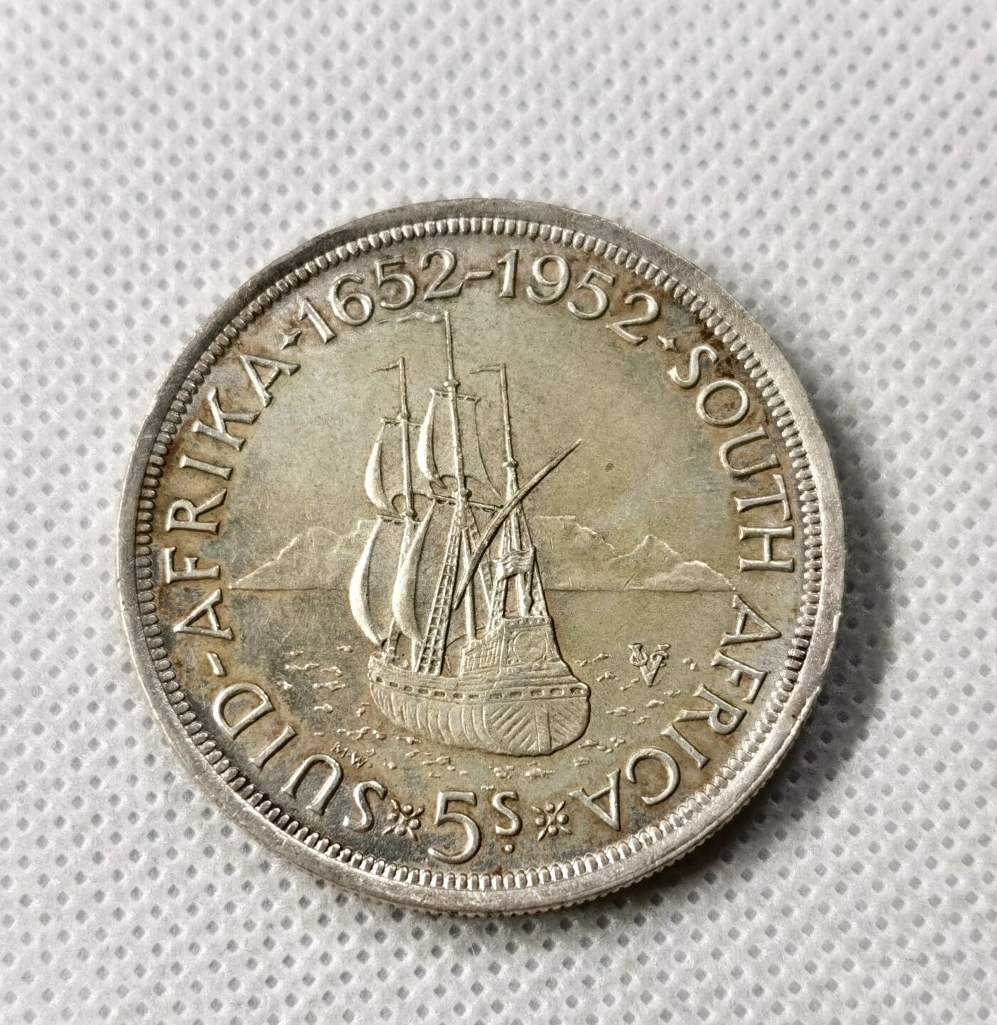 甄臻铺-世界币章拍卖（第49期）精品场拍品征集中，送拍享返佣金等优惠多多