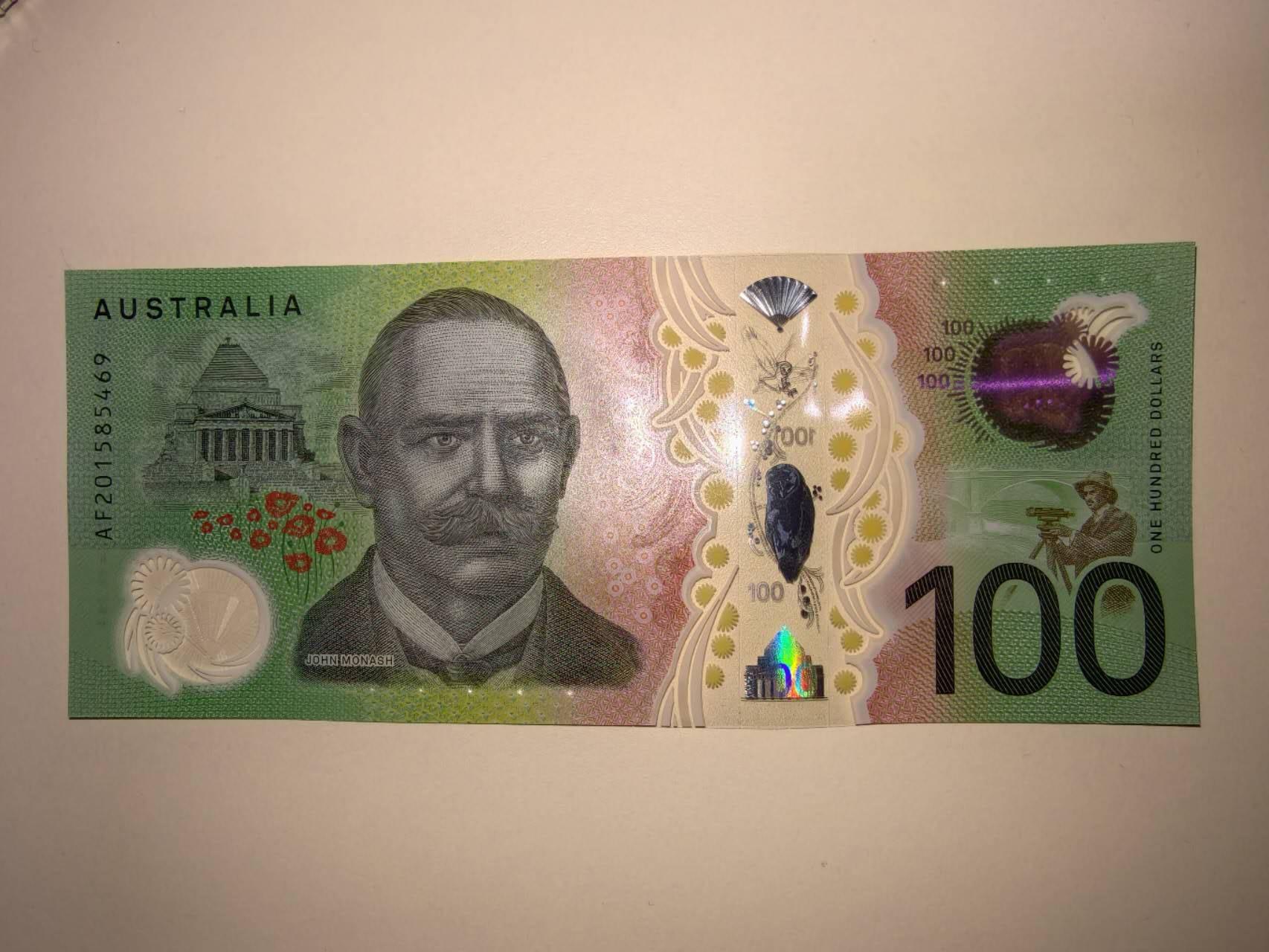 春节钱币瓷器清货捡漏拍场 澳大利亚新版100元塑料钞一张，全新UNC，莫纳什爵士，非常漂亮