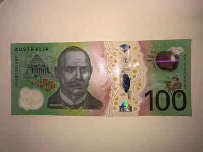 春节钱币瓷器清货捡漏拍场 - 澳大利亚新版100元塑料钞一张，全新UNC，莫纳什爵士，非常漂亮
