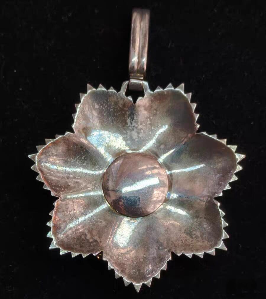 2026新年第一场  约旦军事功勋勋章 早期初版 纯银局部镀金 二等大军官级颈授 只授予将官 超大克重快70克大重量