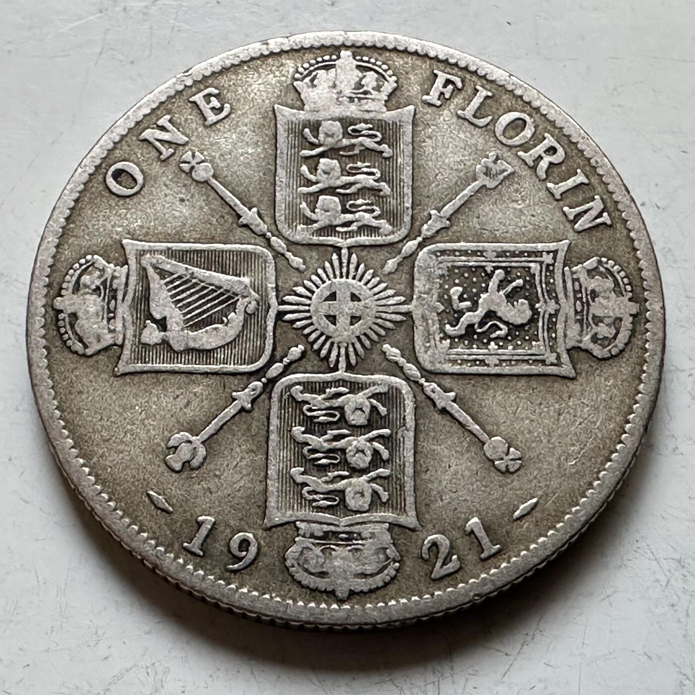 🌹外币初藏🌹🐯2026年第17场 快递将在12号停运 年前需发货的抓紧 ，年后正月十五恢复发货 英国1921年一弗罗林银币 11.3克50%银 b