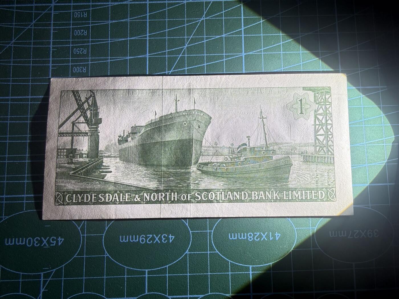 【炜奕收藏】，第五十九期，苏格兰多时期钞票，年前最后一期，拍后所有寄存物品将寄出 1961年苏格兰克莱斯戴尔银行&苏格兰北方银行联合银行1镑，品相如图，发行时间极短，号码无347尾8