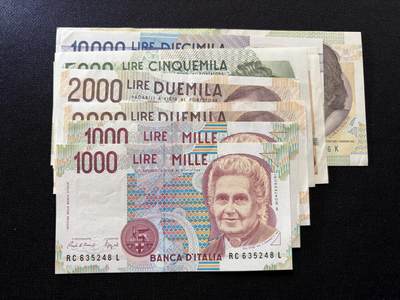 咖啡豆•收藏 2026年Feb_10th世界各国纸币拍卖 - 9枚 意大利 1000-100000里拉 美品近新AU 外国纸币