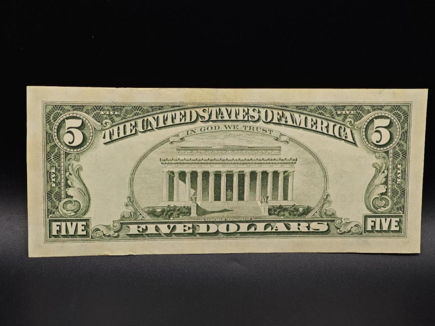 【淘币小摊】实时拍第八百六十五拍   纸币场    年前最后一周之前预留预留8号9号全部发出请更换最新收货地址不方便收货的请勿参拍或者顺丰到付 美国5美元纸币【有折】