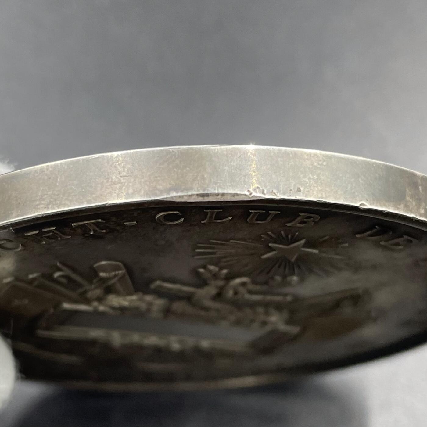 「木头集藏」“ 新岁撷珍”——章牌精品专场！ 法国游艇俱乐部大银章，直径：68 mm，149.7 g,边铭：丰饶角 ARGENT，正面拉丁语：“休闲航海”、“在娱乐中学习驾驭”，少见银章，边有磕碰，正背面品相不错。