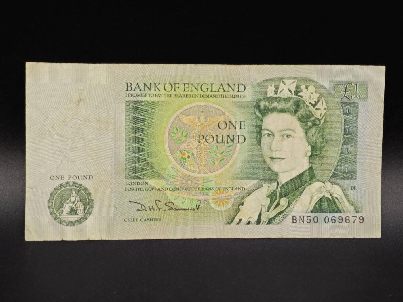 【淘币小摊】实时拍第八百六十五拍   纸币场    年前最后一周之前预留预留8号9号全部发出请更换最新收货地址不方便收货的请勿参拍或者顺丰到付 英国英格兰银行一镑纸币【有折】