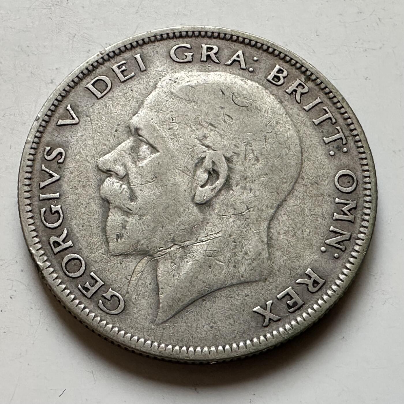 🌹外币初藏🌹🐯2026年第17场 快递将在12号停运 年前需发货的抓紧 ，年后正月十五恢复发货 英国1929年1/2克朗银币 14.1克50%银