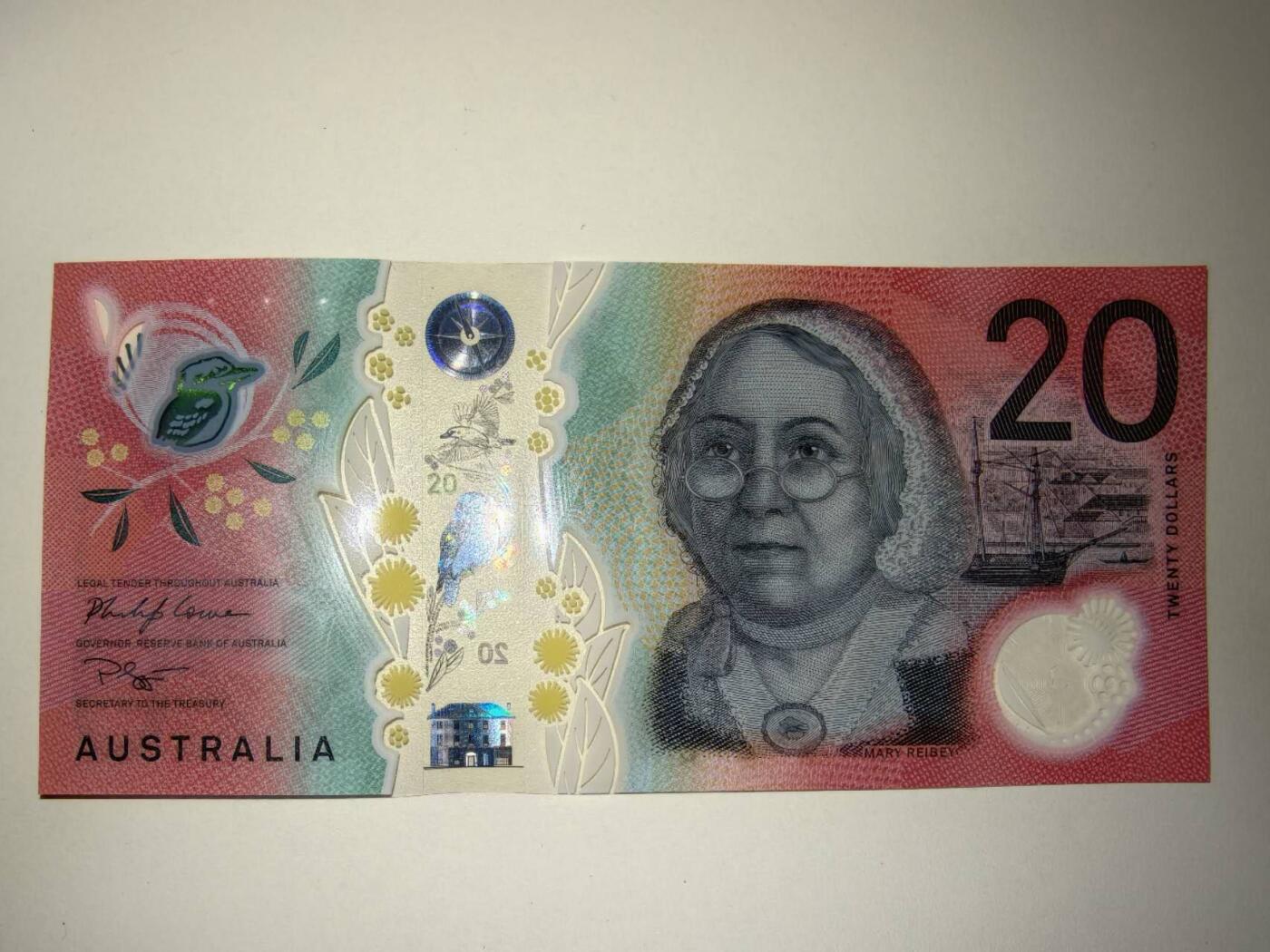 春节钱币瓷器清货捡漏拍场 澳大利亚新版明亮版20元，全新UNC一张，很漂亮