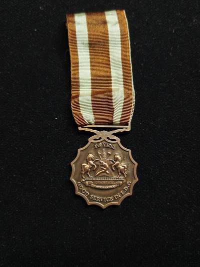 2026新年第一场  - 莱索托王国铜级军事服役奖章   授予为莱索托王国服役满10年且无过错的军人，作为一个国中之国，莱索托王国人口仅仅230万，军队更是少的可怜仅仅只有三千人这还是陆海空三军