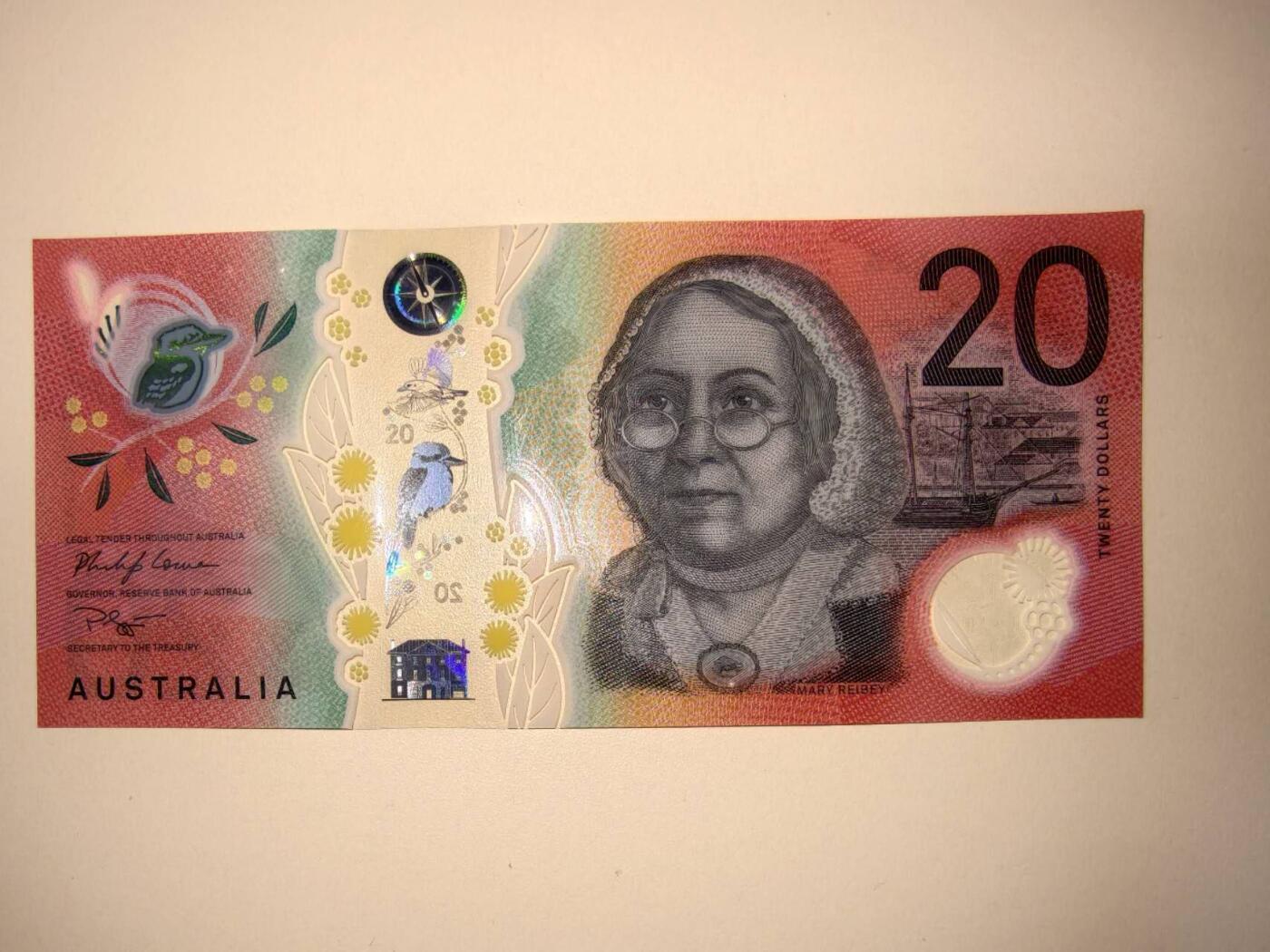 春节钱币瓷器清货捡漏拍场 澳大利亚新版明亮版20元，全新UNC一张，很漂亮