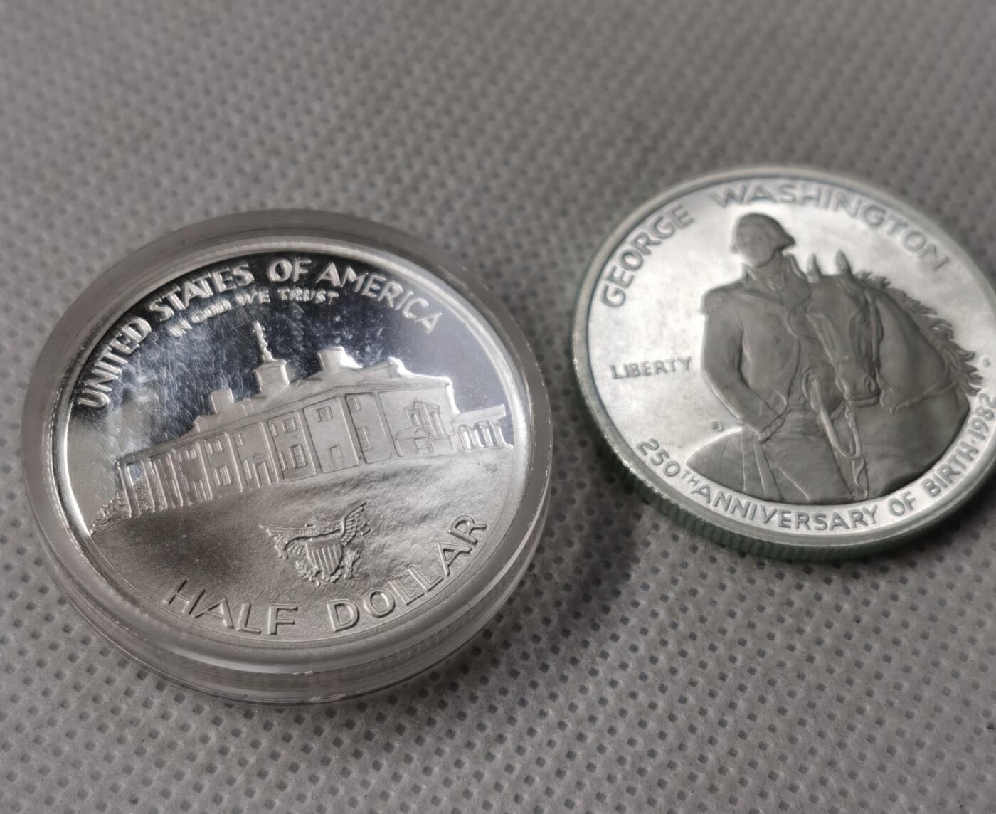 甄臻铺-世界币章拍卖（第49期）精品场拍品征集中，送拍享返佣金等优惠多多 1982美国华盛顿银币 12.5克（含银90%），2枚一组