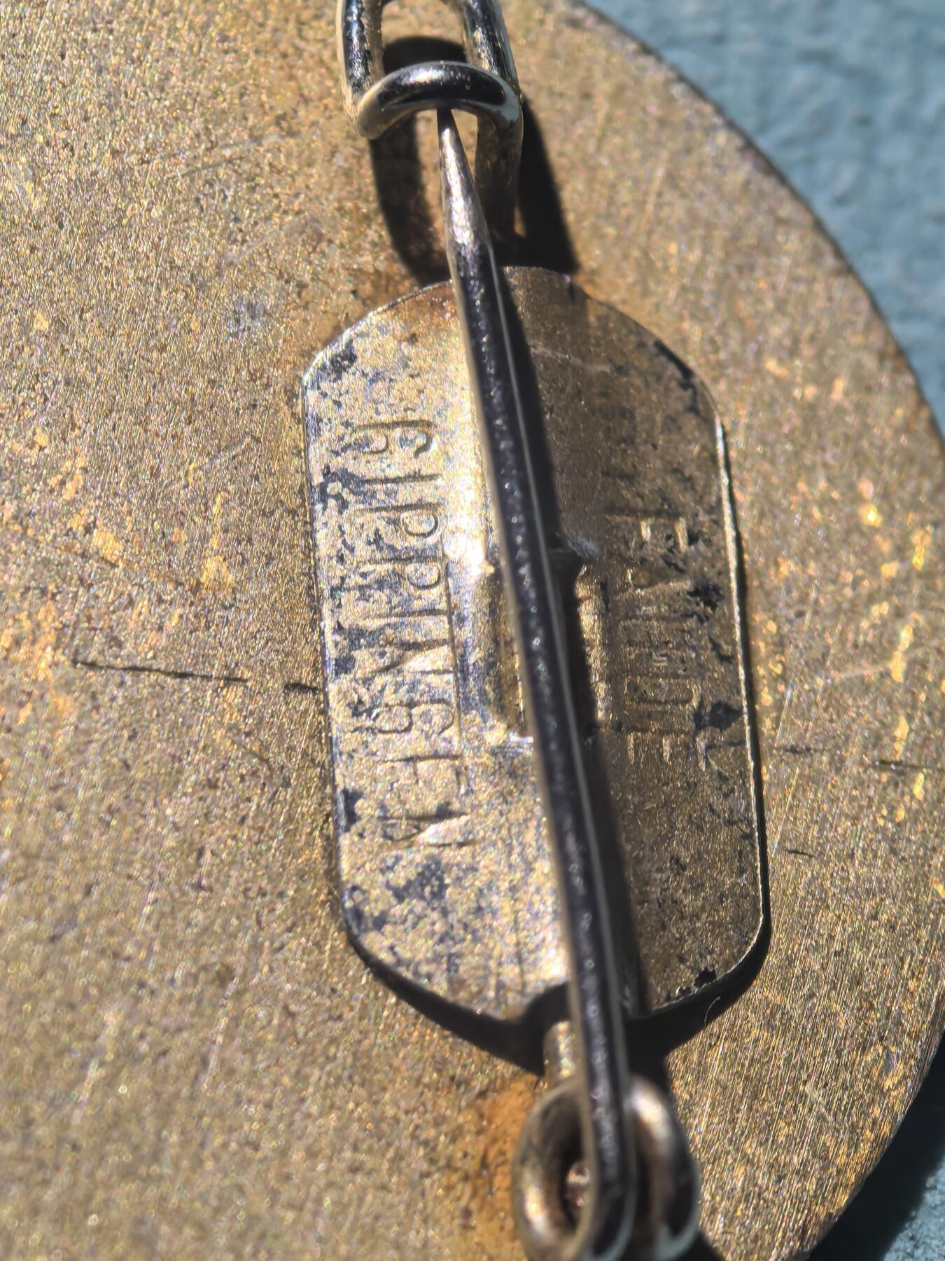 盛世勋华——号角文化勋章邮票专场拍卖第304期 瑞士里德阿尔普（Riederalp）滑雪学校儿童滑雪比赛（Kinderrennen）纪念证章 带厂标