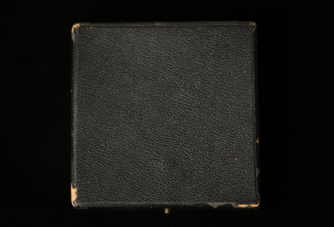 欢庆春节！戎马世界章牌大赏第112期春节大拍  德专场 原盒库存极品德意志十字勋章 杆打20标