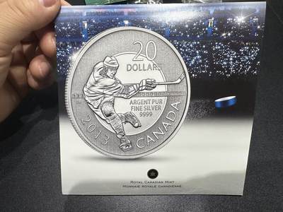 《外钞收藏家》第六百零九期（农历年前收官场、本期年后快递恢复正常再发货）（本平台长期征集拍品、欢迎藏友们联系合作） - 加拿大2013年20加元冰球运动卡装纪念精制银币（8g纯银）