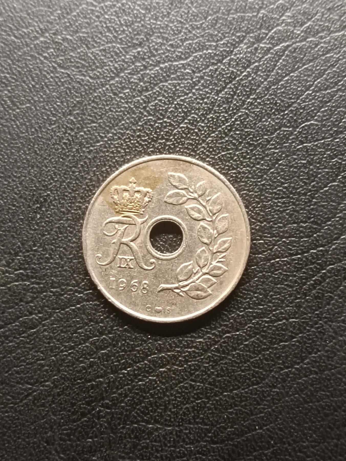 荟藏特别场次第一期——“社长的钢镚堆” 丹麦1968年25欧尔 有孔版 弗雷德里克九世 白铜制