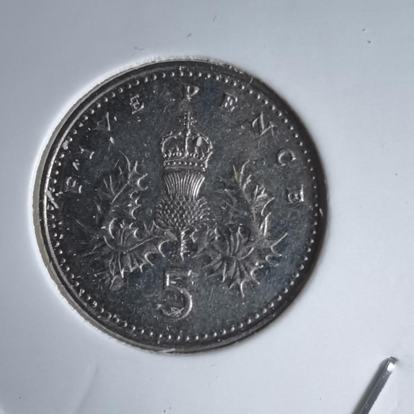 沼泽如烟--第988场 英国2003年5便士