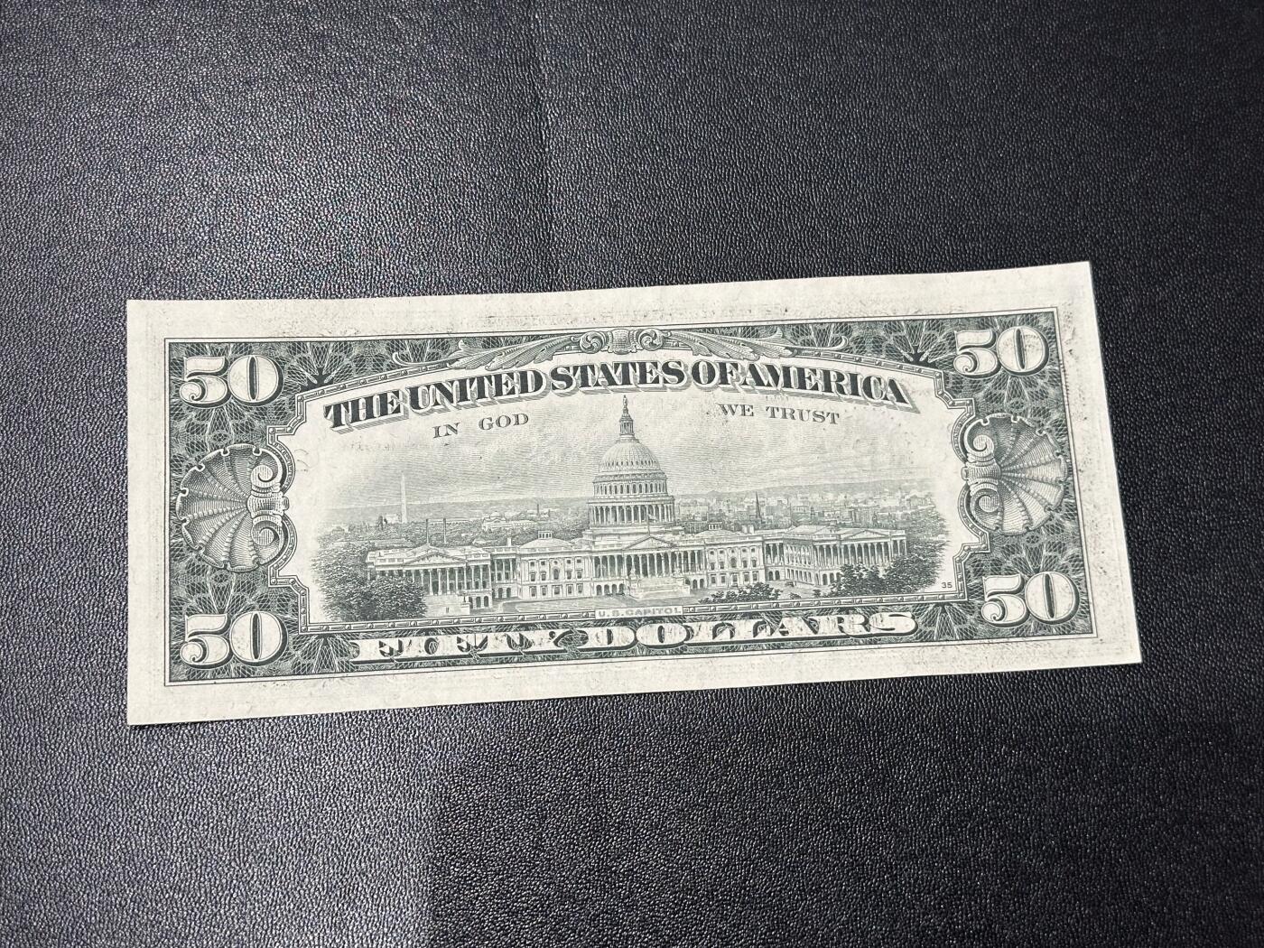 《外钞收藏家》第六百零九期（农历年前收官场、本期年后快递恢复正常再发货）（本平台长期征集拍品、欢迎藏友们联系合作） 1977年美国小头版50美元 品相如图 UNC- 号码无47