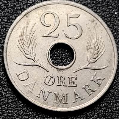 泉币菌-第181场- 精品福利场 - 丹麦1967年25欧尔中孔镍币 玛格丽特二世花押 