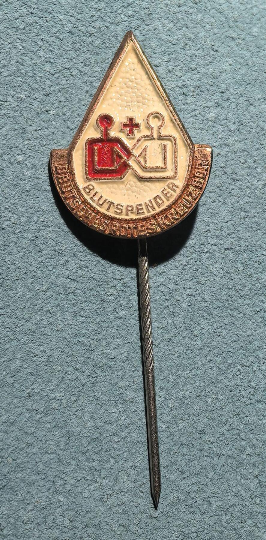 盛世勋华——号角文化勋章邮票专场拍卖第304期 东德献血者荣誉证章别针