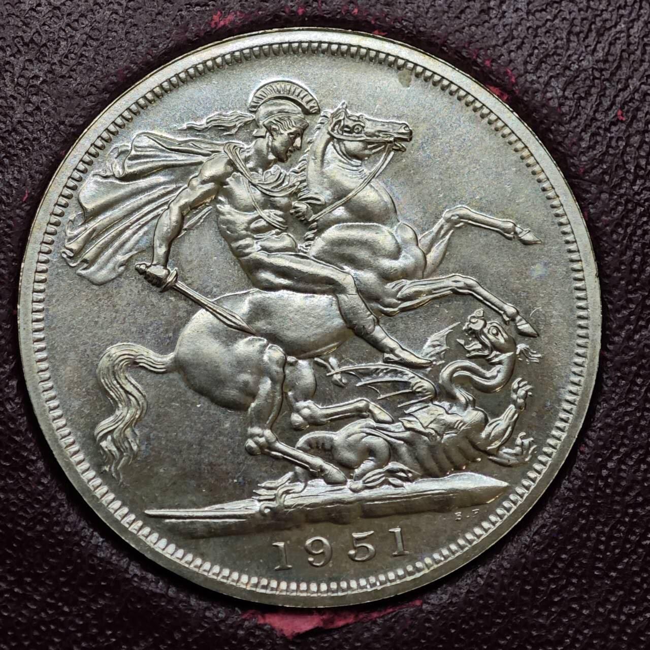  【淘币小摊】限时拍第八百六十六拍   散币场    年前最后一周之前预留8号9号全部发出请更换最新收货地址不方便收货的请勿参拍或者顺丰到付 英国1951年乔治六世五先令镍马剑原盒原证