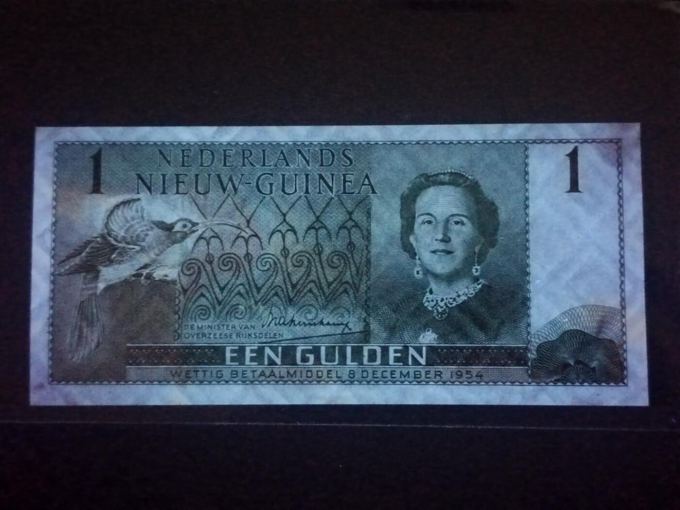 【年前末拍！】2026二月第二期，总216期 荷属新几内亚（现巴布亚新几内亚的一部分）1954版1盾UNC-，极其稀有的地区纸币，朱丽安娜女王，新几内亚此时期发行的纸币几乎难得一见