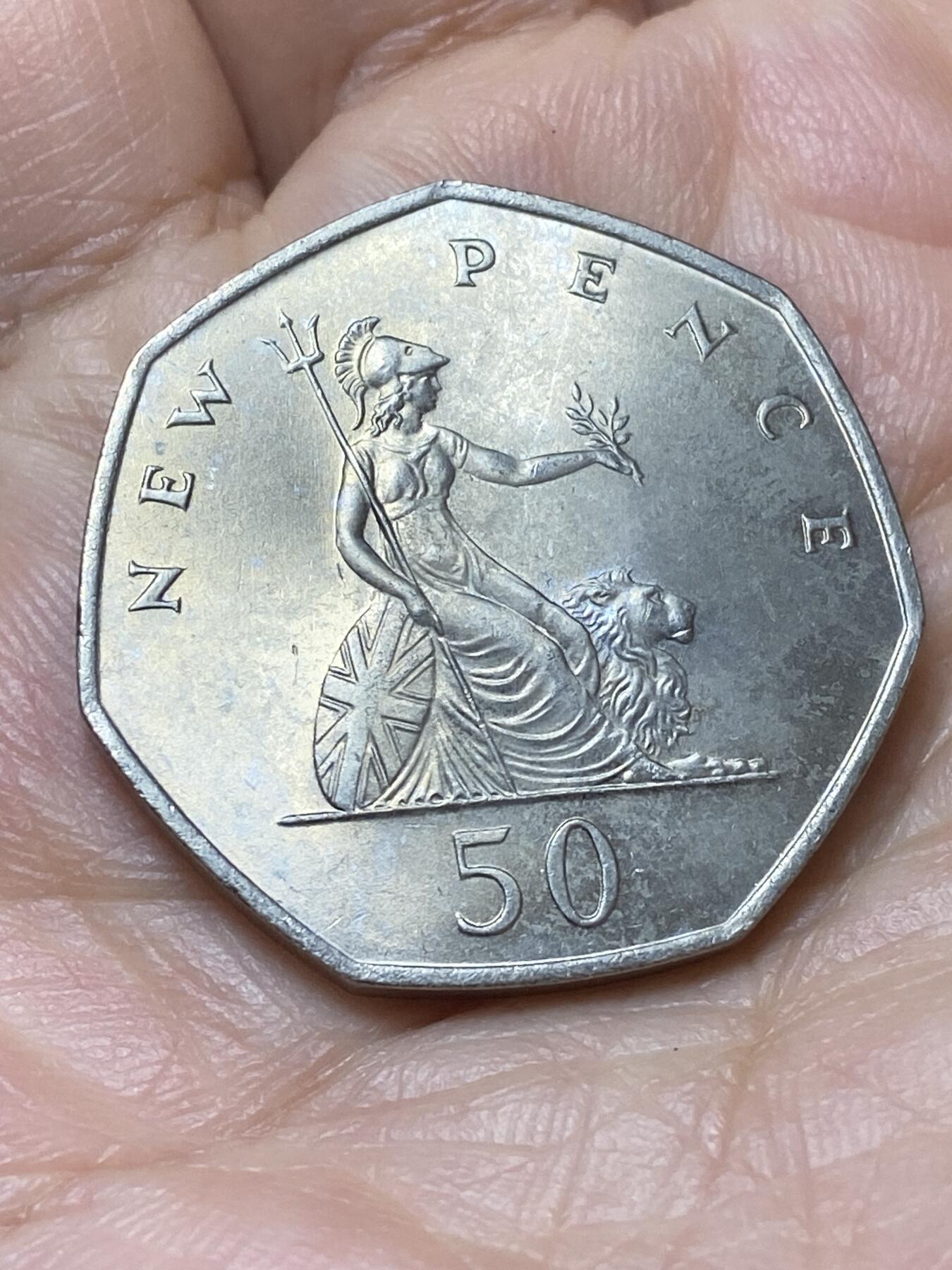 2026年第二十场(总第一百八十九场）外国好品散币场(免佣金) 英国🇬🇧1969年50新便士(伊丽莎白二世中年花冠，十进制第一版首发年)