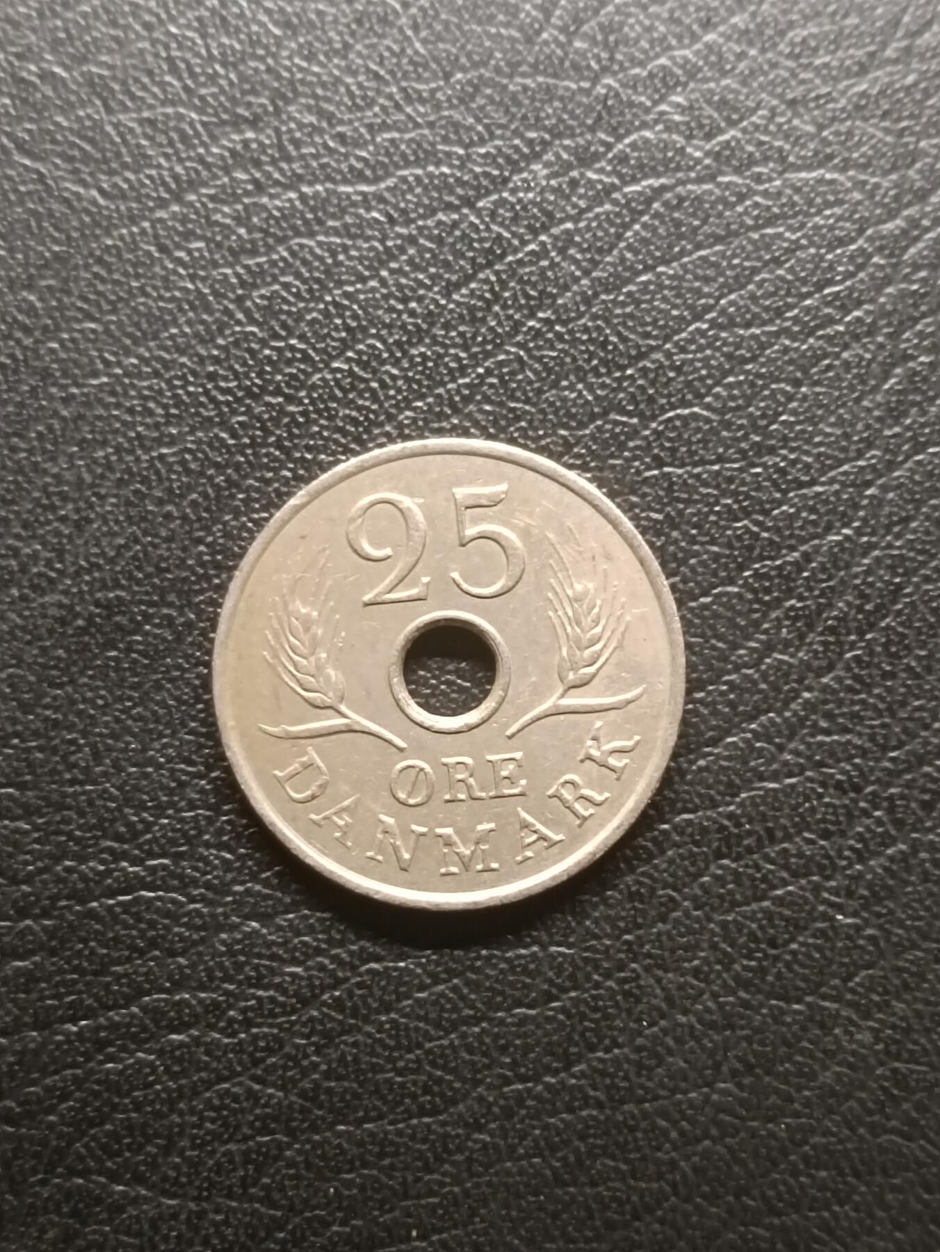 荟藏特别场次第一期——“社长的钢镚堆” 丹麦1968年25欧尔 有孔版 弗雷德里克九世 白铜制