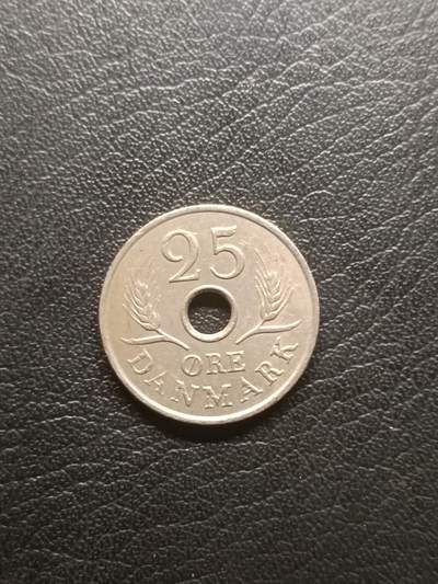 荟藏特别场次第一期——“社长的钢镚堆” - 丹麦1968年25欧尔 有孔版 弗雷德里克九世 白铜制